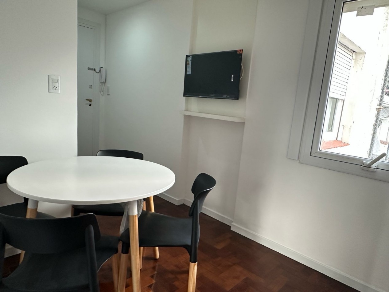 venta de luminoso monoambiente totalmente reciclado al frente