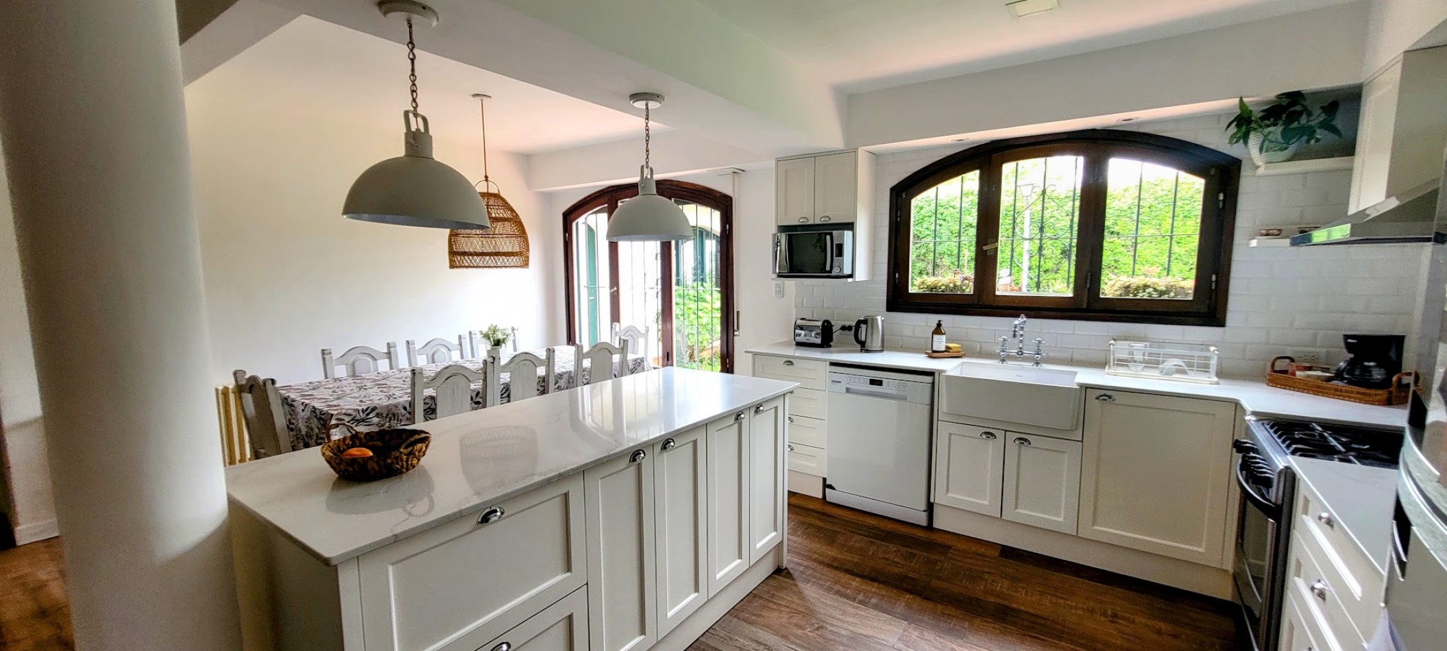 Venta exclusiva casa totalmente reciclada y lista para disfrutar, ubicado en uno de los barrios mas codiciados san carlos 