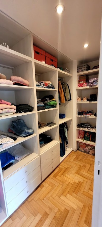 Venta exclusiva casa totalmente reciclada y lista para disfrutar, ubicado en uno de los barrios mas codiciados san carlos 