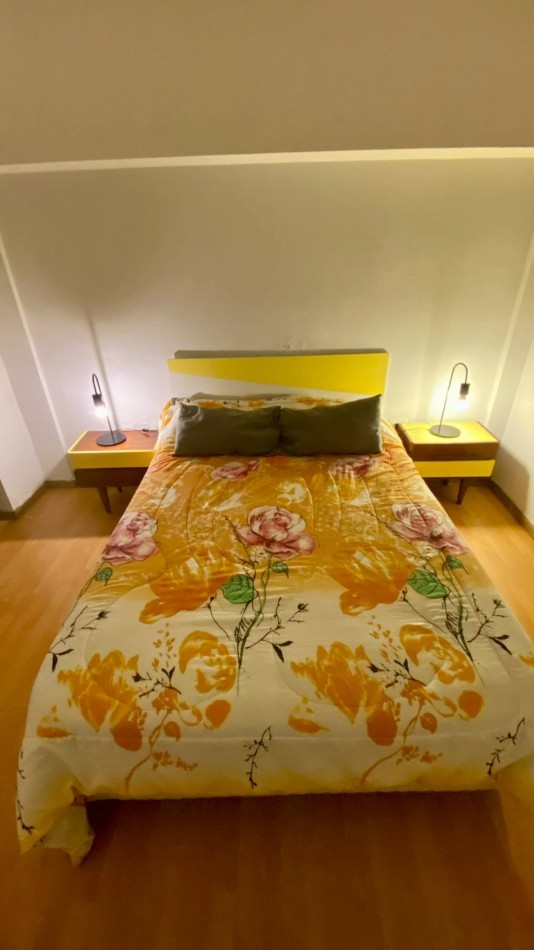 venta de excelente  departamento de dos ambientes en plena zona del shopping Aldrey 